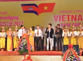 ផ្សារណាត់​ពាណិជ្ជកម្មអន្តរជាតិវៀតណាម-កម្ពុជាឆ្នាំ២០១២